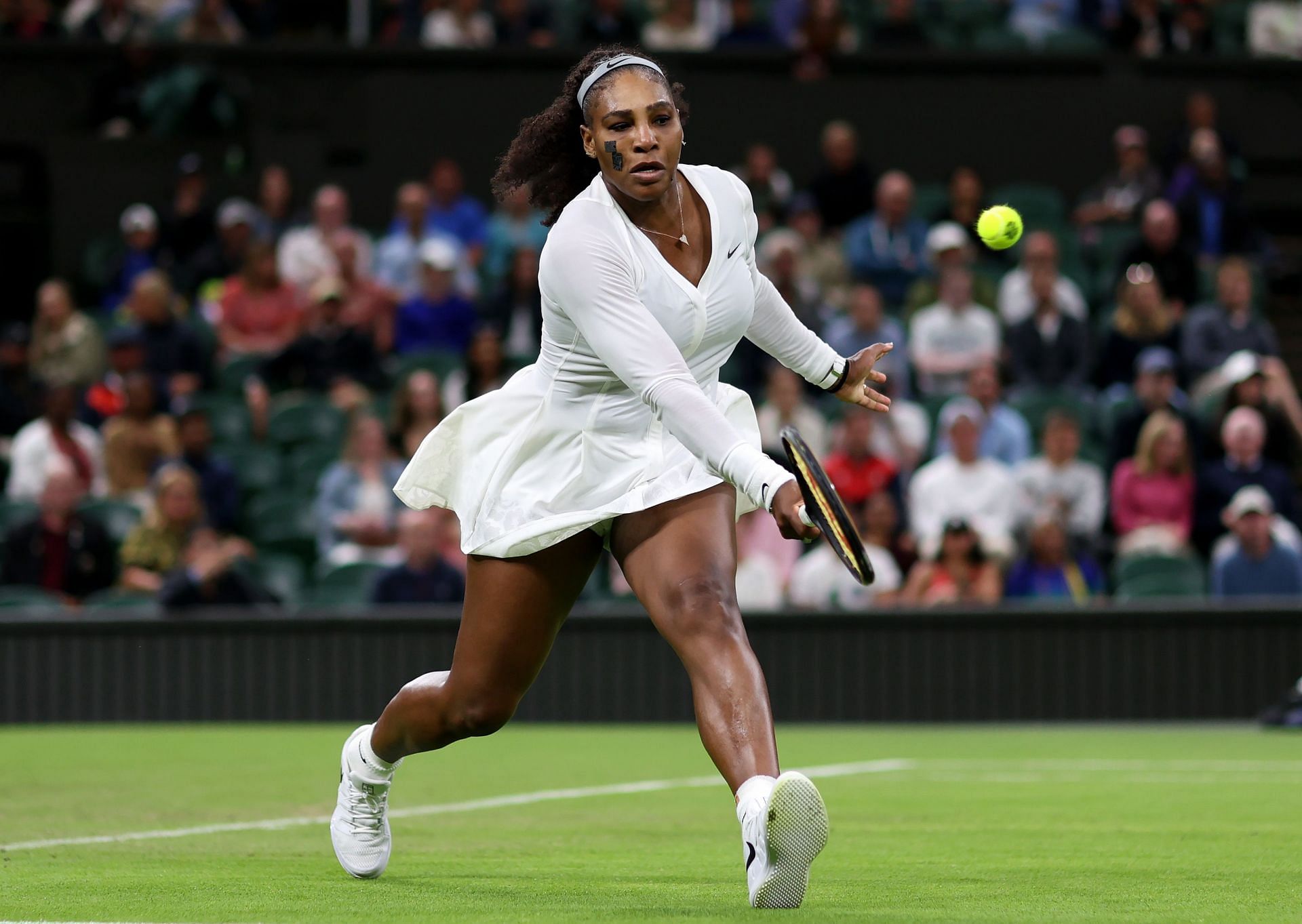 Williams playing against Harmony Tan at the 2022 Wimbledon Championships